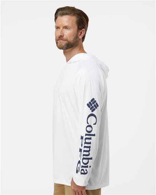 Columbia 212482 Men's PFG Terminal Tackle Hooded Long Sleeve T-Shirt - White/ Nightshade - model side