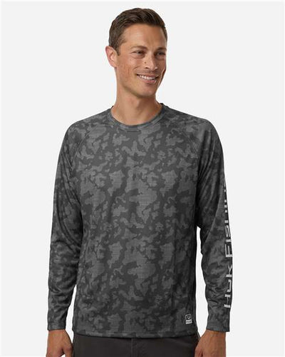HUK H12L0017 Men's Lopro Running Lakes Long Sleeve T-Shirt - Volcanic Ash - model front