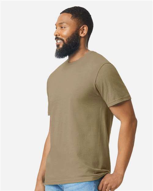 Gildan 64000CVC Unisex Softstyle CVC T-Shirt - Dune Mist - model side