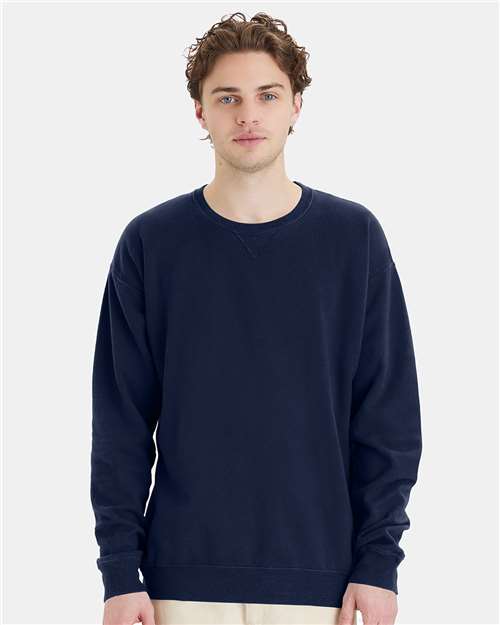 Hanes GDH400 Unisex Garment-Dyed Crewneck Sweatshirt - Navy - model front