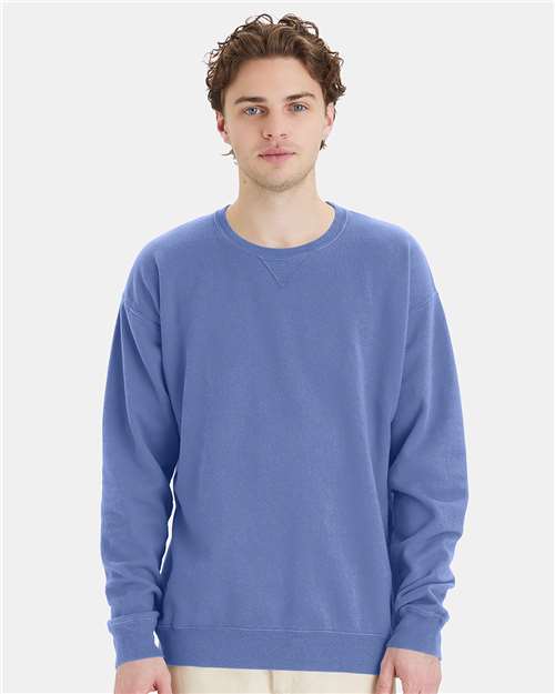Hanes GDH400 Unisex Garment-Dyed Crewneck Sweatshirt - Frontier Blue - model front