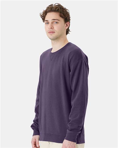 Hanes GDH400 Unisex Garment-Dyed Crewneck Sweatshirt - Grape Soda - model side