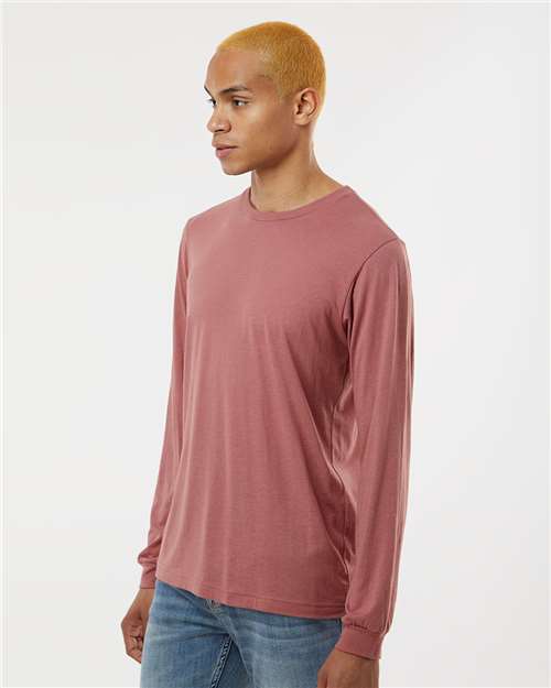 BELLA + CANVAS 3513 Unisex Triblend Long Sleeve Tee - Mauve Triblend - model side