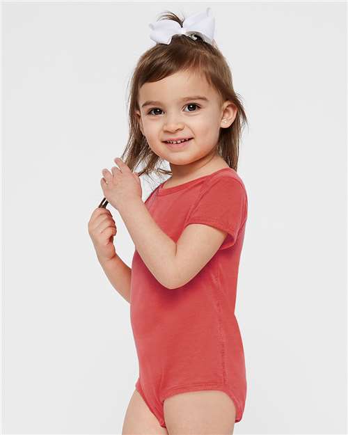 Rabbit Skins 4424 Infant Fine Jersey Bodysuit - Passionfruit - model side