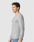 Gildan 64440CVC Unisex Softstyle CVC Long Sleeve T-Shirt - Cement - model side