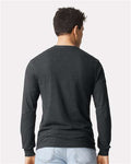 Gildan 64440CVC Unisex Softstyle CVC Long Sleeve T-Shirt - Pitch Black Mist - model back