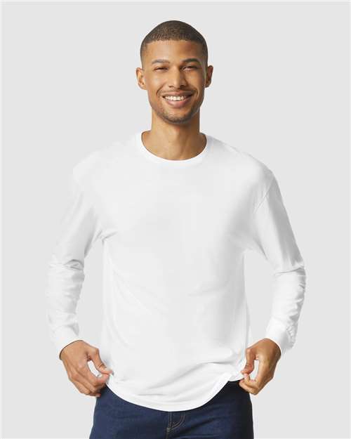 Gildan 64440CVC Unisex Softstyle CVC Long Sleeve T-Shirt - White - model front