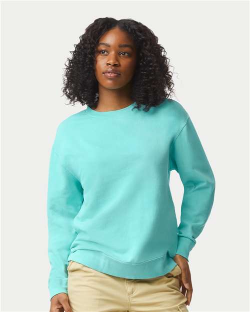 Comfort Colors 1466 Unisex Garment-Dyed Lightweight Crewneck Sweatshirt - Chalky Mint - model front