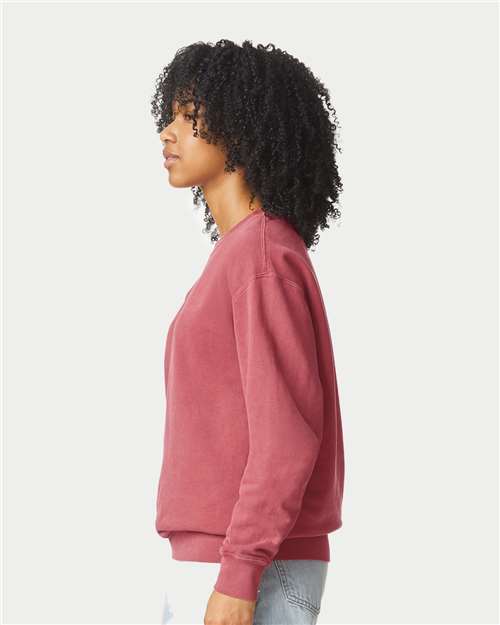 Comfort Colors 1466 Unisex Garment-Dyed Lightweight Crewneck Sweatshirt - Crimson - model side