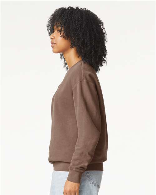 Comfort Colors 1466 Unisex Garment-Dyed Lightweight Crewneck Sweatshirt - Espresso - model side