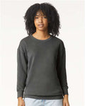 Comfort Colors 1466 Unisex Garment-Dyed Lightweight Crewneck Sweatshirt - Pepper - model front