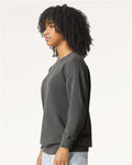 Comfort Colors 1466 Unisex Garment-Dyed Lightweight Crewneck Sweatshirt - Pepper - model side