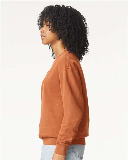 Comfort Colors 1466 Unisex Garment-Dyed Lightweight Crewneck Sweatshirt - Yam - model side