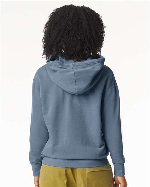 Comfort Colors 1467 Unisex Garment-Dyed Lightweight Hooded Sweatshirt - Blue Jean - model back