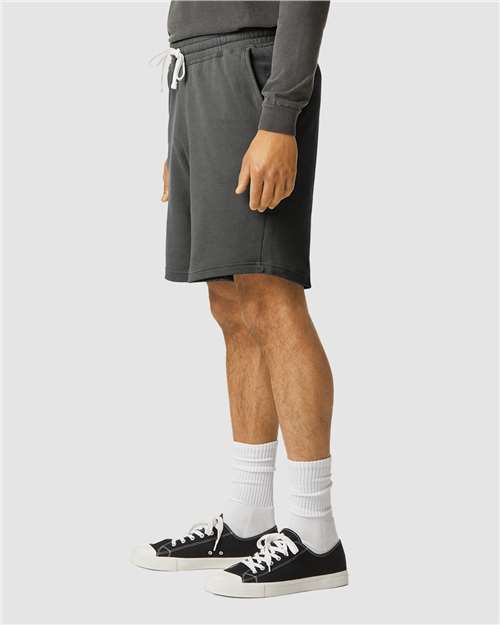 Comfort Colors 1468 Unisex Garment-Dyed Lightweight Sweat Shorts - Pepper - model side