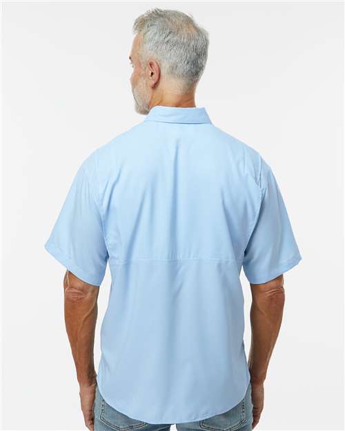 Paragon 700 Men's Hatteras Performance Short Sleeve Fishing Shirt - Blue Mist - model back