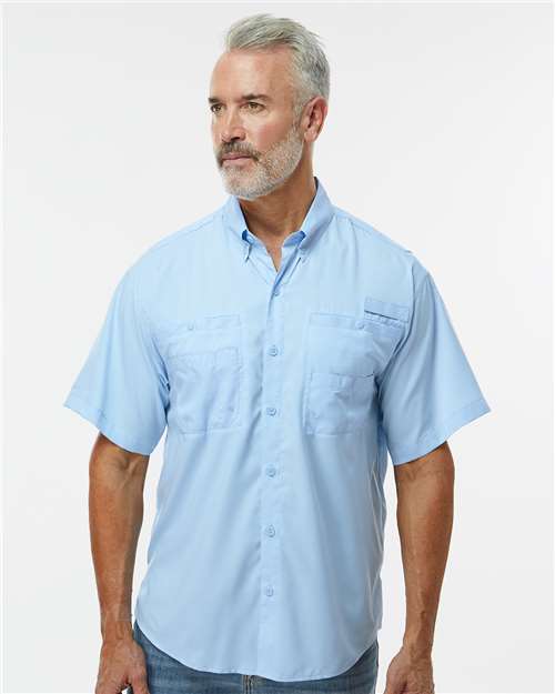 Paragon 700 Men's Hatteras Performance Short Sleeve Fishing Shirt - Blue Mist - model front