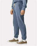 Comfort Colors 1469 Unisex Garment-Dyed Lightweight Sweatpants - Blue Jean - model side
