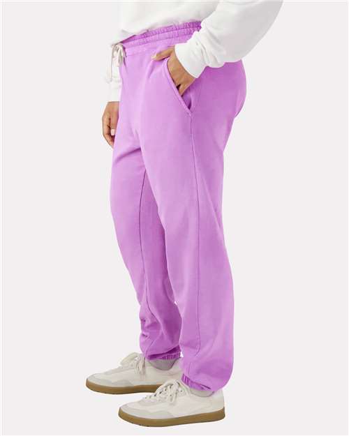 Comfort Colors 1469 Unisex Garment-Dyed Lightweight Sweatpants - Neon Violet - model side