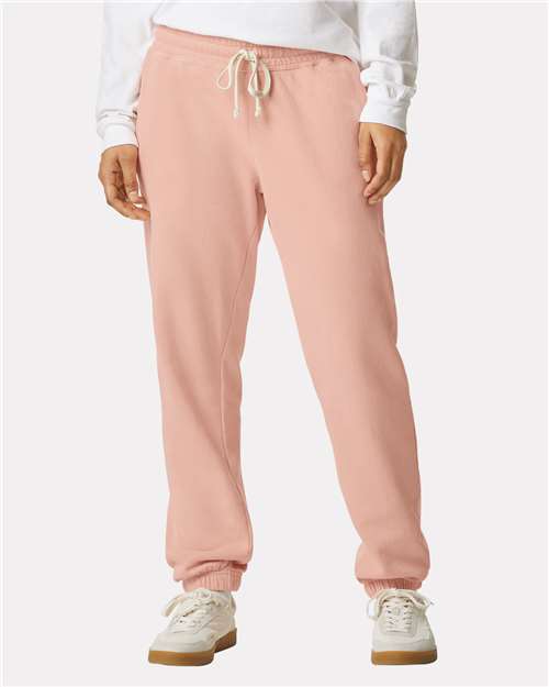 Comfort Colors 1469 Unisex Garment-Dyed Lightweight Sweatpants - Peachy - model front