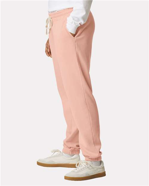 Comfort Colors 1469 Unisex Garment-Dyed Lightweight Sweatpants - Peachy - model side