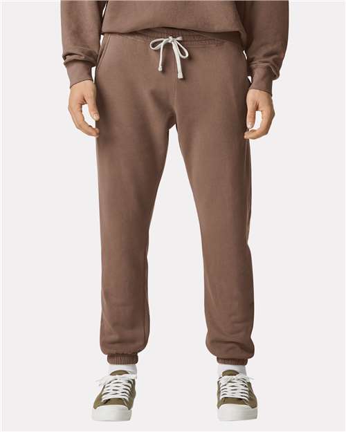 Comfort Colors 1469 Unisex Garment-Dyed Lightweight Sweatpants - Espresso - model front