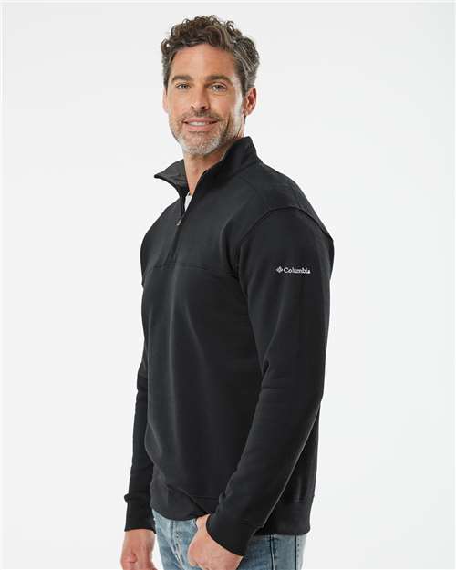 Columbia 212475 Men's Hart Mountain II Half-Zip Pullover - Black - model side