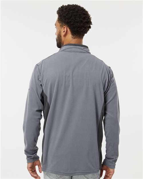 Columbia 212469 Men's Klamath Range II Half-Zip Pullover - City Grey/ Shark - model back