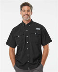 Columbia 212464 Men's PFG Bahama II Short Sleeve Shirt - Black - model front