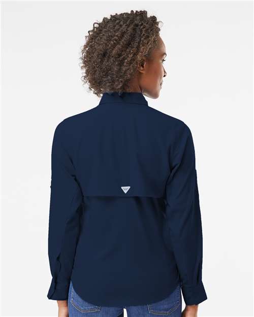 Columbia 212465 Women's PFG Tamiami II Shirt - Collegiate Navy - model back