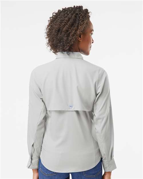 Columbia 212465 Women's PFG Tamiami II Shirt - Cool Grey - model back