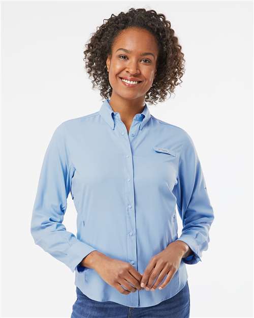 Columbia 212465 Women's PFG Tamiami II Shirt - Sail - model front