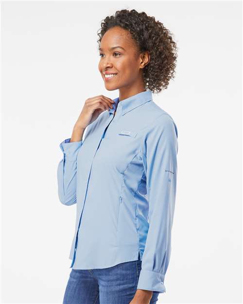 Columbia 212465 Women's PFG Tamiami II Shirt - Sail - model side