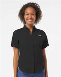 Columbia 212466 Women's PFG Tamiami II Short Sleeve Shirt - Black - model front