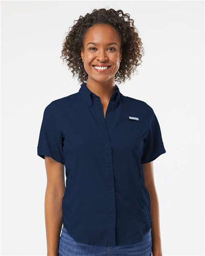 Columbia 212466 Women's PFG Tamiami II Short Sleeve Shirt - Collegiate Navy - model front