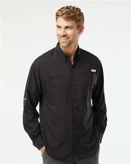 Columbia 212467 Men's PFG Tamiami II Shirt - Black - model front