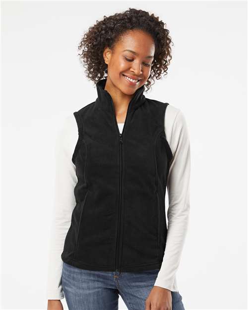 Columbia 212471 Women’s Benton Springs Fleece Vest - Black - model front