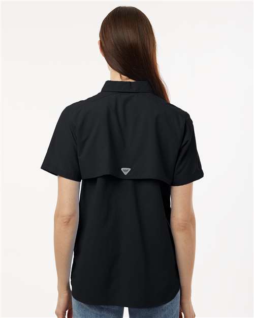 Columbia 212473 Women's PFG Bahama Short Sleeve Shirt - Black - model back