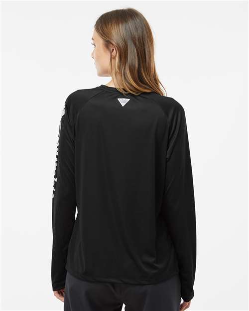 Columbia 212485 Women's PFG Tidal Tee II Long Sleeve - Black/ Cirrus Grey - model back