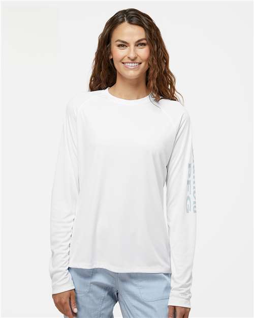 Columbia 212485 Women's PFG Tidal Tee II Long Sleeve - White/ Cirrus Grey - model front