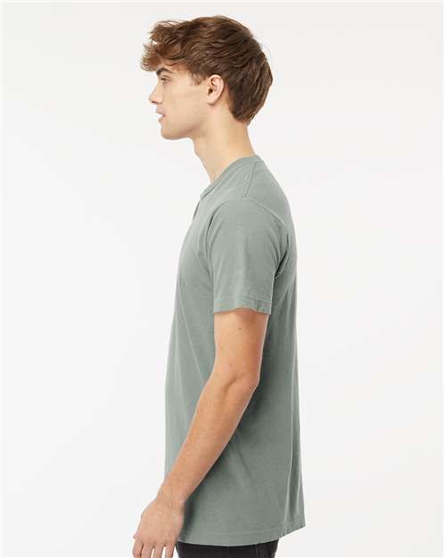 M&O 6500M Unisex Vintage Garment-Dyed T-Shirt - Bay - model side