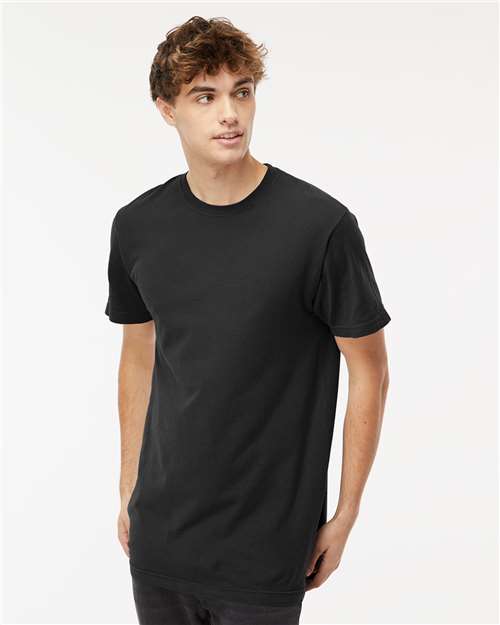 M&O 6500M Unisex Vintage Garment-Dyed T-Shirt - Black - model front