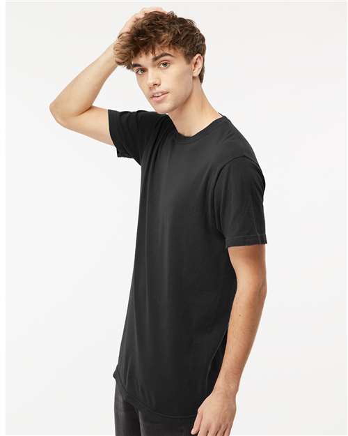 M&O 6500M Unisex Vintage Garment-Dyed T-Shirt - Black - model side
