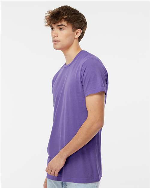 M&O 6500M Unisex Vintage Garment-Dyed T-Shirt - Violet - model side