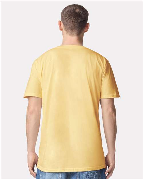 American Apparel 2001 Unisex Fine Jersey Tee - Panna Cotta - model back