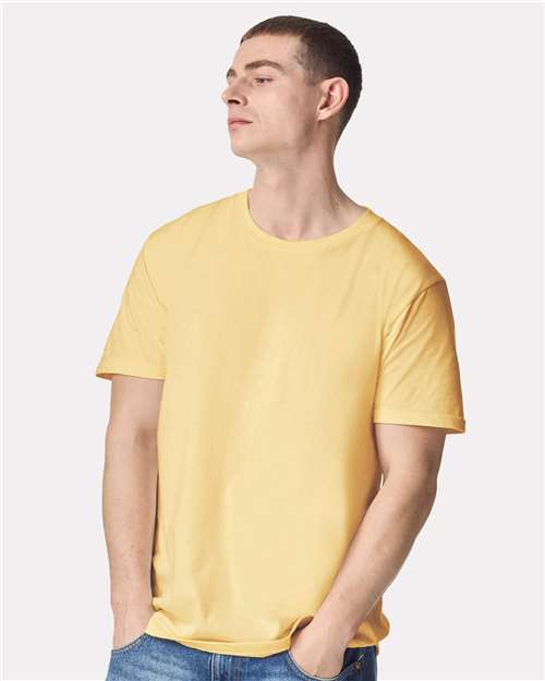 American Apparel 2001 Unisex Fine Jersey Tee - Panna Cotta - model front