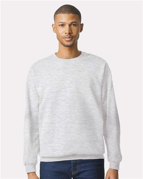 Gildan SF000 Unisex Softstyle Midweight Crewneck Sweatshirt - Ash - model front