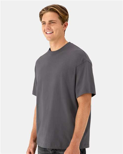 Hanes 5180R Unisex Beefy-T Retro Street T-Shirt - Smoke Grey - model side