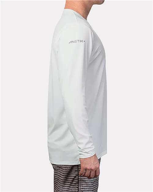 ANETIK MVLPRL8 Men's Low Pro Tech Long Sleeve T-Shirt - White Heathered - model side