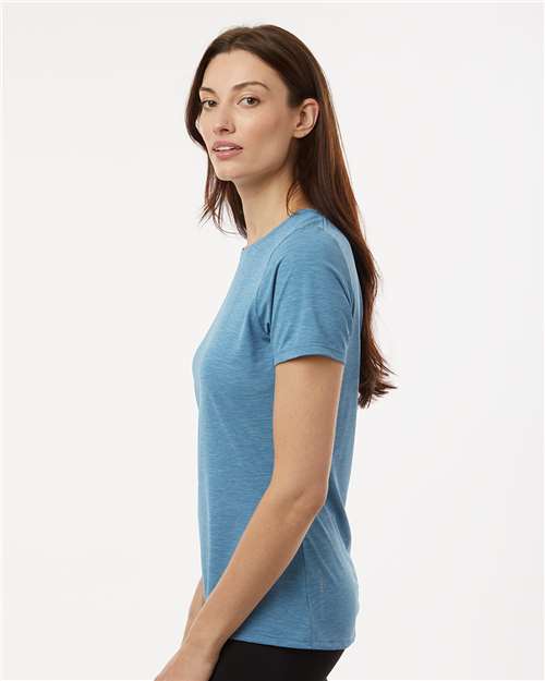 ANETIK WSBRZS0 Women's Breeze Tech T-Shirt - Bahama Heathered - model side